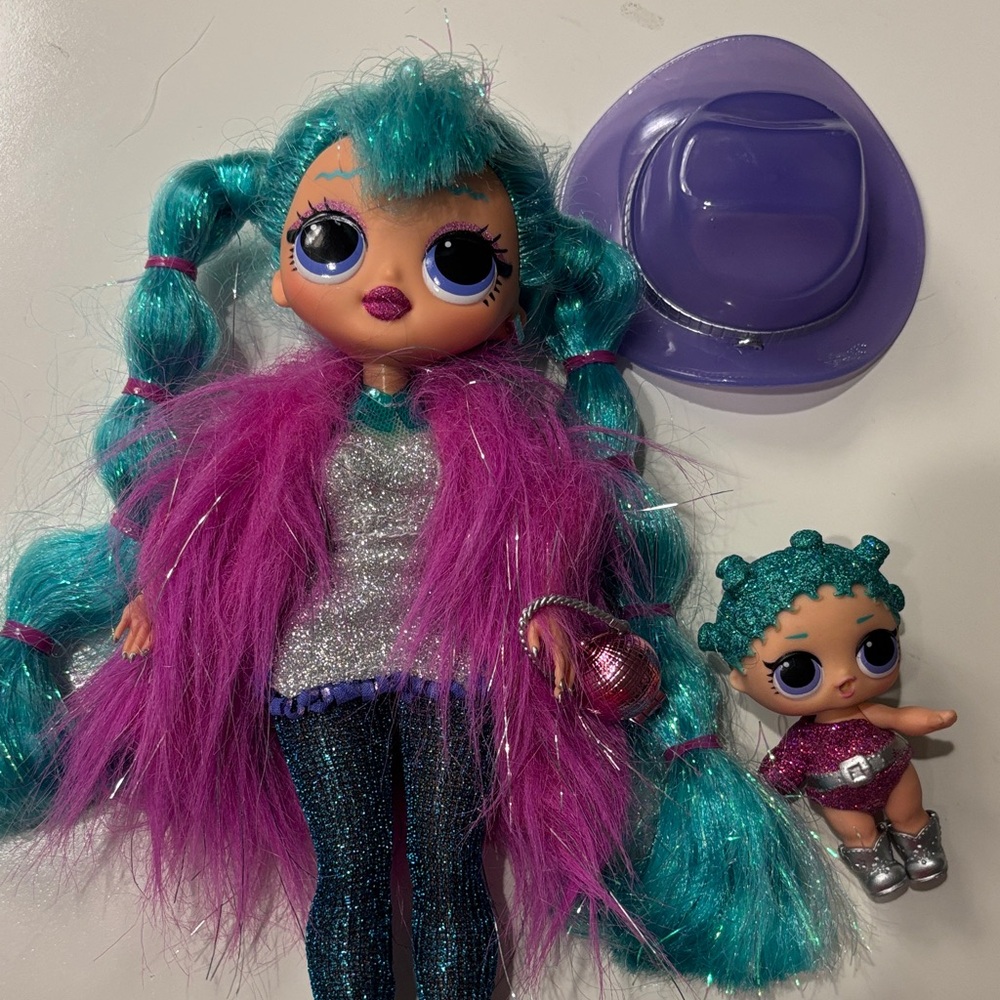OMG! Winter Disco Cosmic Nova Fashion Doll and Lil’ sister